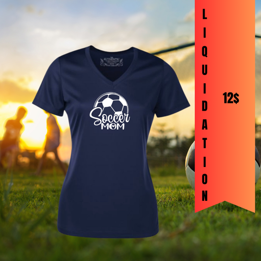 T-Shirt col en V Soccer Mom à 12$