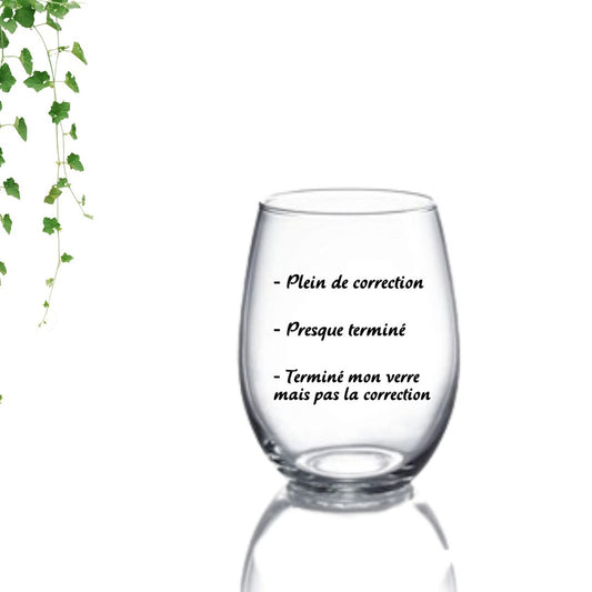 verre pour enseignant plein de correction